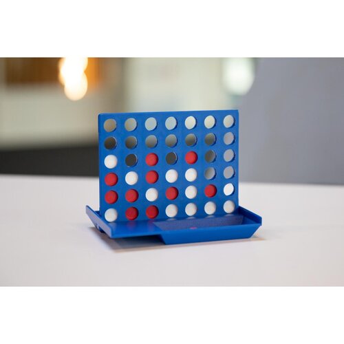 Denkspiel "Gewinn mit 4"