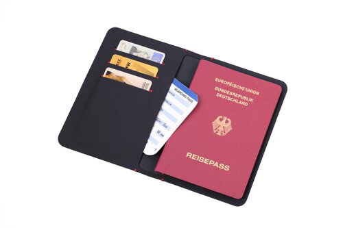 TROIKA SLIM PASS